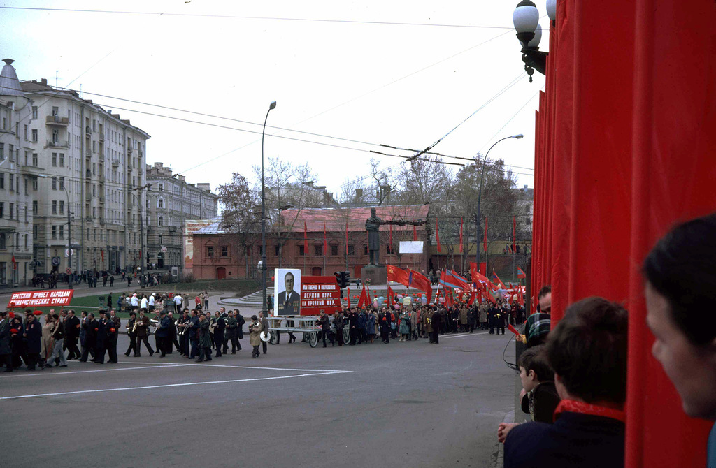 785 Москва 1982 года: семнадцать мгновений весны